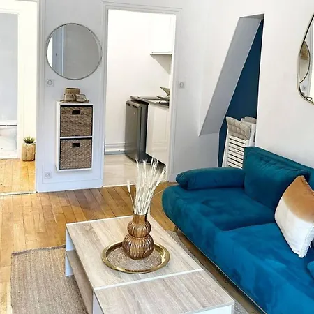 Charming Modern In With Views