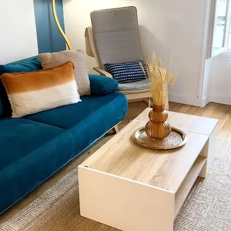 Charming Modern In With Views 아파트 *
